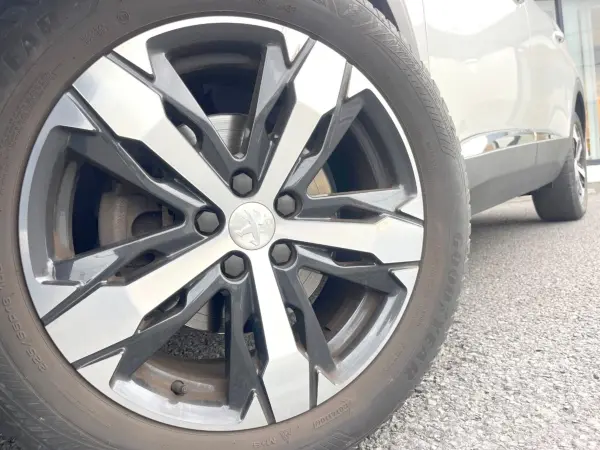2021 Peugeot 5008 — photo 9 | Tuminion Kenya