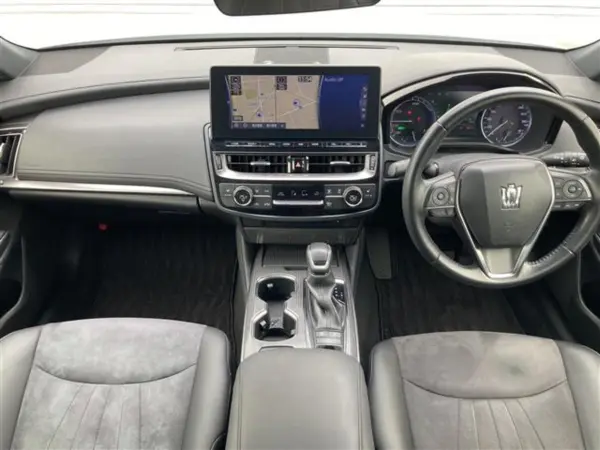 2021 Toyota Crown — photo 2 | Tuminion Kenya