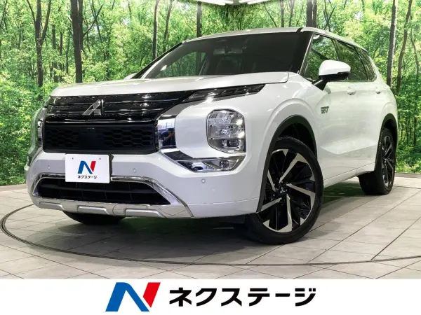 2022 Mitsubishi Outlander — photo 1