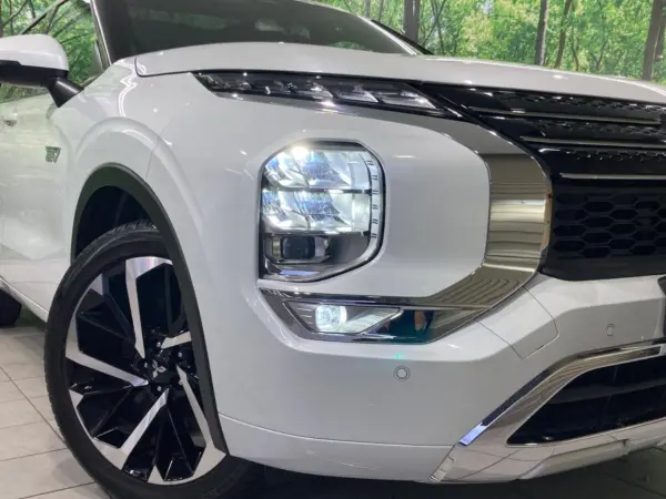2022 Mitsubishi Outlander — photo 9 | Tuminion Kenya