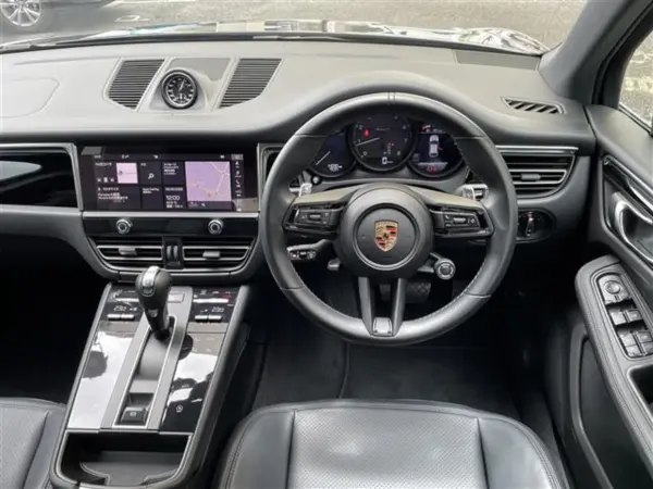 2023 Porsche Macan — photo 2 | Tuminion Kenya