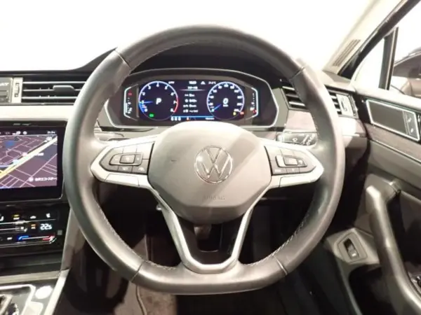 2023 Volkswagen Passat — photo 8 | Tuminion Kenya
