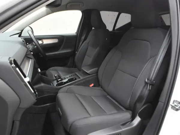 2021 Volvo Xc40 — photo 8 | Tuminion Kenya