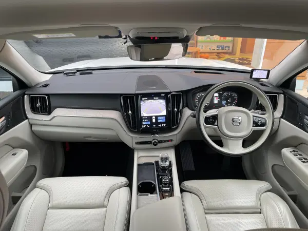 2021 Volvo Xc60 — photo 2 | Tuminion Kenya