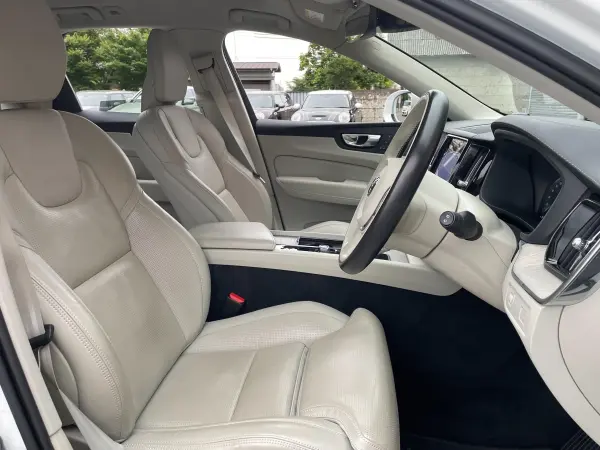 2021 Volvo Xc60 — photo 7 | Tuminion Kenya