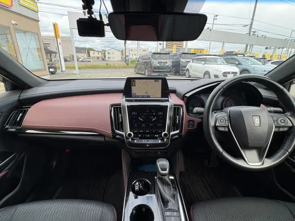 2019 Toyota Crown — photo 7 | Tuminion Kenya
