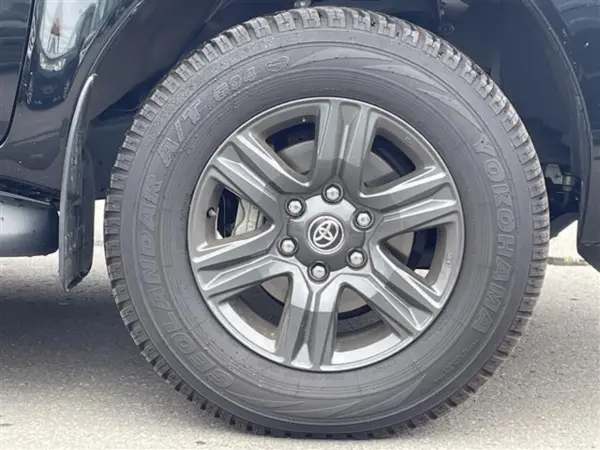 2024 Toyota Hilux — photo 9 | Tuminion Kenya