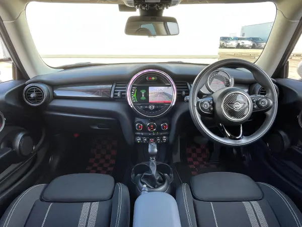 2020 Mini Cooper — photo 2 | Tuminion Kenya