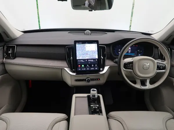 2025 Volvo Xc90 — photo 2 | Tuminion Kenya