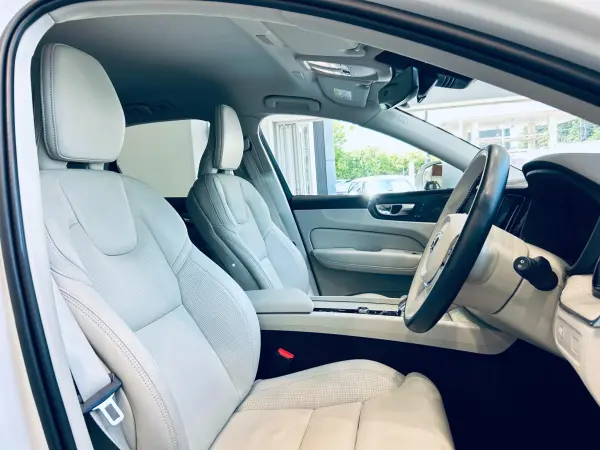 2021 Volvo Xc60 — photo 9 | Tuminion Kenya