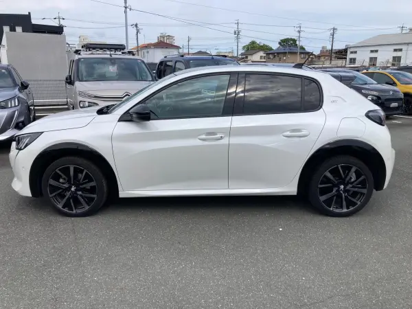 2021 Peugeot 208 — photo 3 | Tuminion Kenya