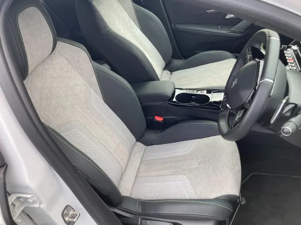 2021 Peugeot 208 — photo 8 | Tuminion Kenya
