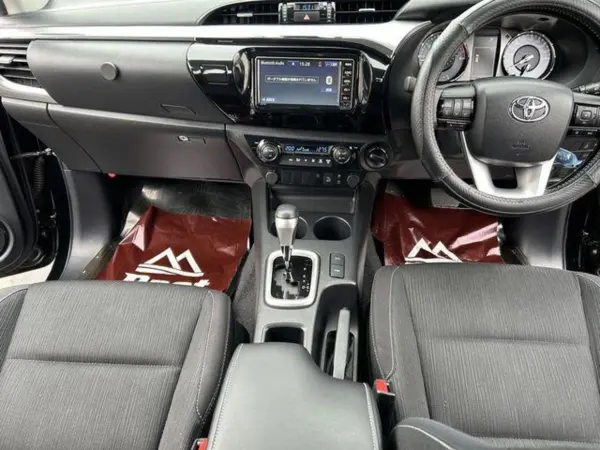 2022 Toyota Hilux — photo 7 | Tuminion Kenya