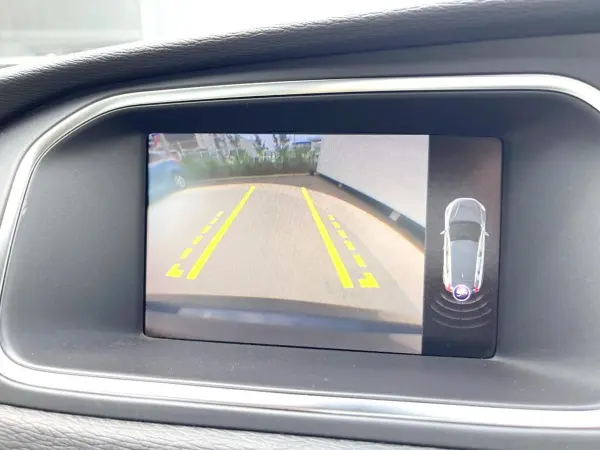 2018 Volvo V40 — photo 9 | Tuminion Kenya