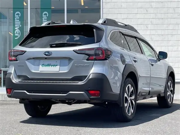 2022 Subaru Legacy Outback — photo 9 | Tuminion Kenya