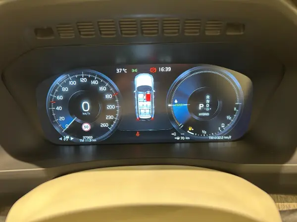 2021 Volvo Xc90 — photo 7 | Tuminion Kenya