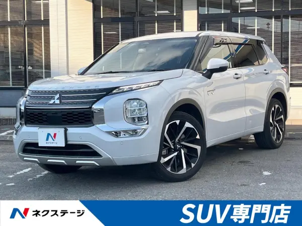 Mitsubishi Outlander PHEV 2.4 P 4WD — 2023, 28,000km, for sale in Kenya