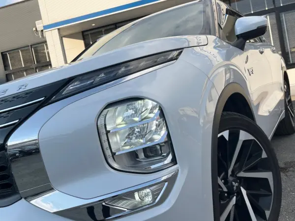2023 Mitsubishi Outlander — photo 8 | Tuminion Kenya