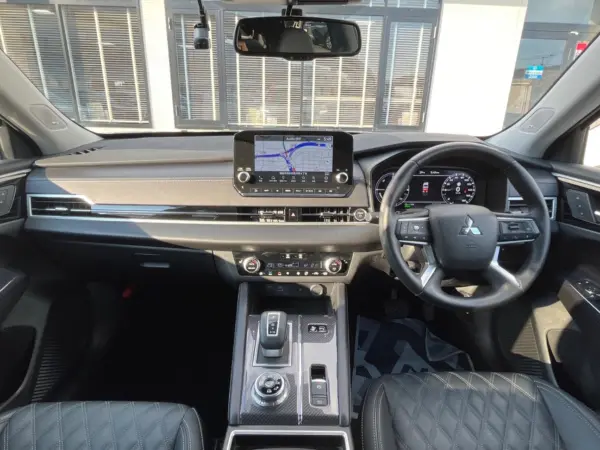 2023 Mitsubishi Outlander — photo 2 | Tuminion Kenya