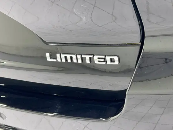 2023 Jeep Grand Cherokee — photo 3 | Tuminion Kenya