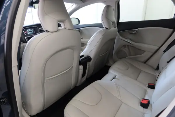 2019 Volvo V40 — photo 7 | Tuminion Kenya