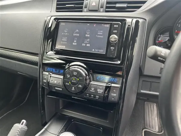 2019 Toyota Mark  X — photo 8 | Tuminion Kenya