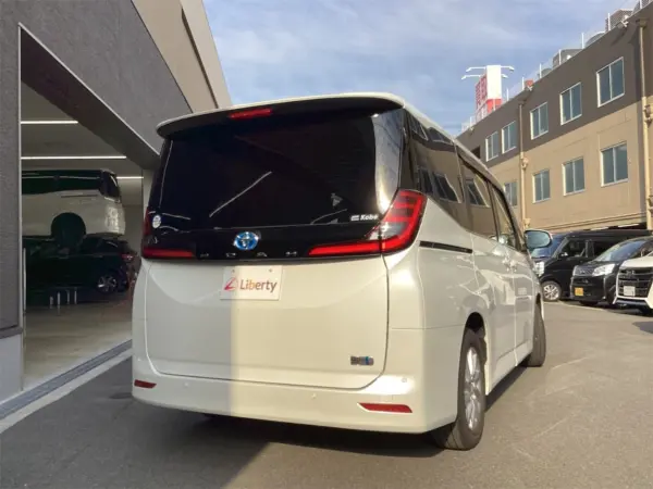 2023 Toyota Noah — photo 9 | Tuminion Kenya