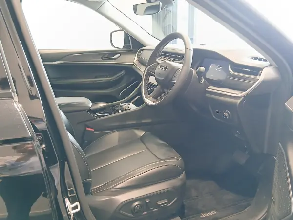 2024 Jeep Grand Cherokee — photo 3 | Tuminion Kenya