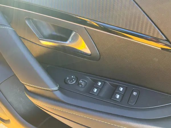 2023 Peugeot 208 — photo 8 | Tuminion Kenya
