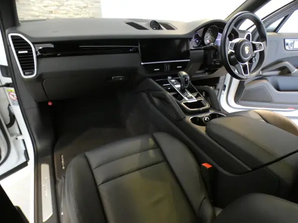 2020 Porsche Cayenne — photo 8 | Tuminion Kenya