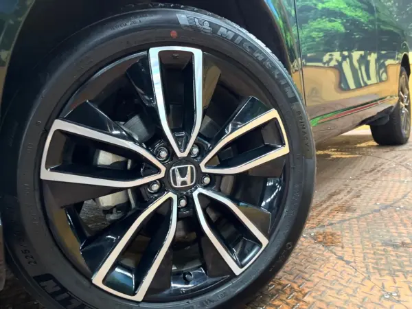2022 Honda Vezel — photo 9 | Tuminion Kenya