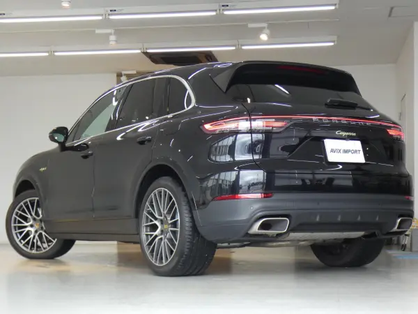 2020 Porsche Cayenne — photo 2 | Tuminion Kenya
