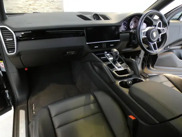 2020 Porsche Cayenne — photo 8 | Tuminion Kenya