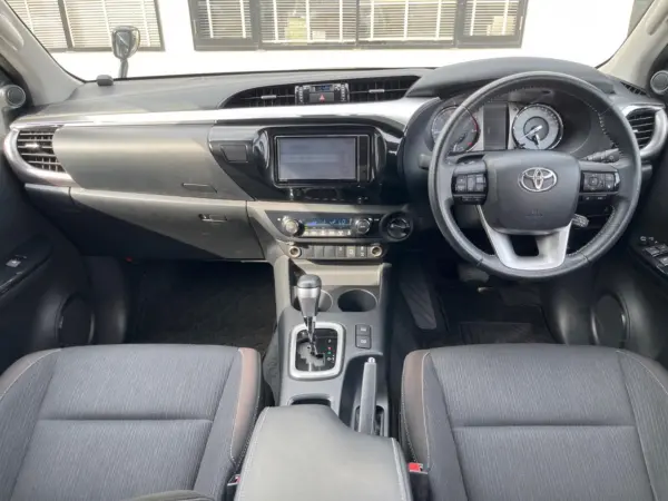 2021 Toyota Hilux — photo 2 | Tuminion Kenya