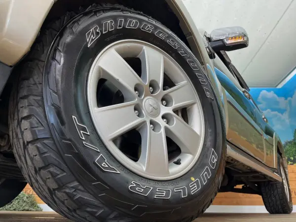 2015 Mitsubishi Pajero — photo 9 | Tuminion Kenya