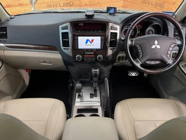 2015 Mitsubishi Pajero — photo 2 | Tuminion Kenya