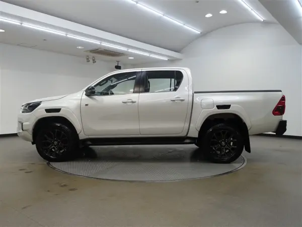 2024 Toyota Hilux — photo 3 | Tuminion Kenya