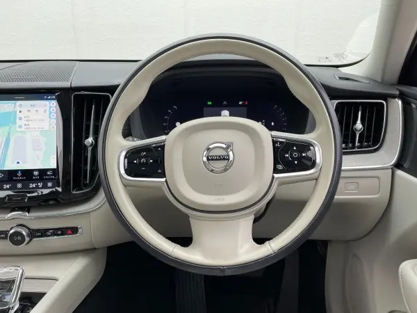 2022 Volvo Xc60 — photo 8 | Tuminion Kenya