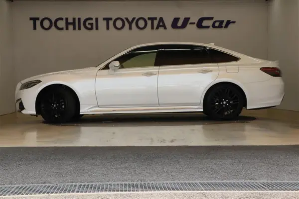 2022 Toyota Crown — photo 2 | Tuminion Kenya