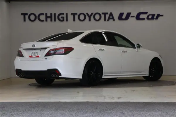 2022 Toyota Crown — photo 3 | Tuminion Kenya