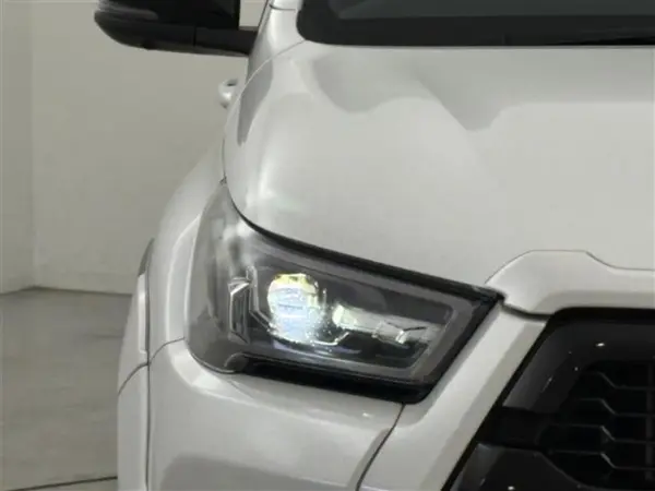 2024 Toyota Hilux — photo 8 | Tuminion Kenya