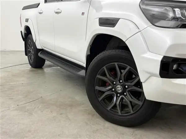 2024 Toyota Hilux — photo 9 | Tuminion Kenya