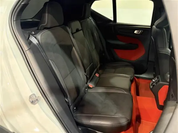 2019 Volvo Xc40 — photo 8 | Tuminion Kenya