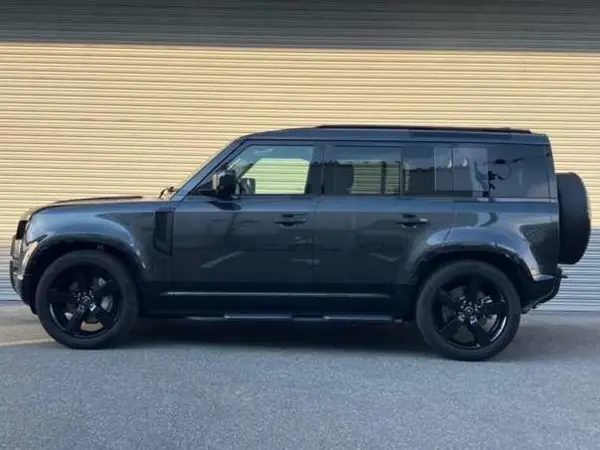 2025 Landrover Defender — photo 2 | Tuminion Kenya