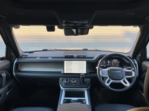 2025 Landrover Defender — photo 8 | Tuminion Kenya