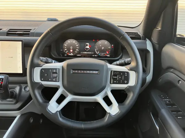 2025 Landrover Defender — photo 9 | Tuminion Kenya