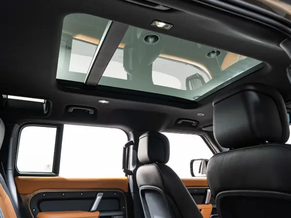 2023 Landrover Defender — photo 3 | Tuminion Kenya