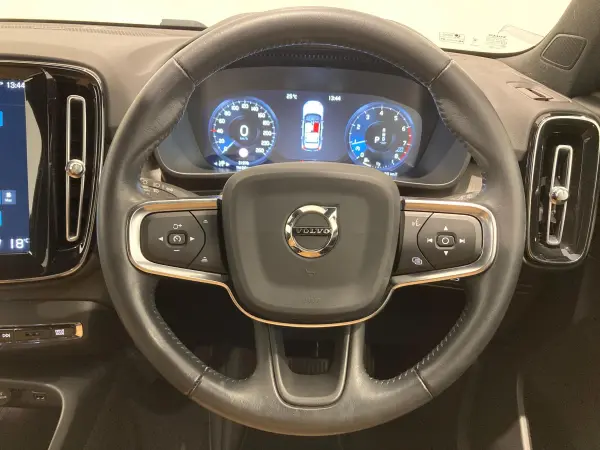 2020 Volvo Xc40 — photo 3 | Tuminion Kenya