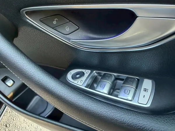 2018 Mercedes E Class — photo 8 | Tuminion Kenya