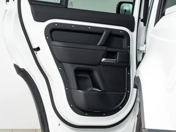 2025 Landrover Defender — photo 7 | Tuminion Kenya
